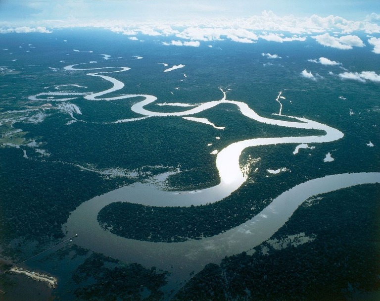 アマゾン川の長さを調べるための調査が２０２４年に予定されている/Pubbli Aer Foto/De Agostini/Getty Images